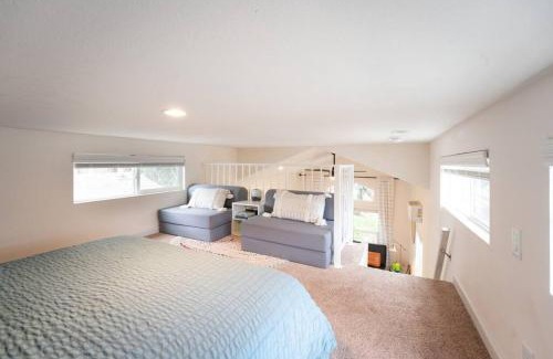 San Luis Obispo Maison | Peaceful Tiny Home Loft and Sauna