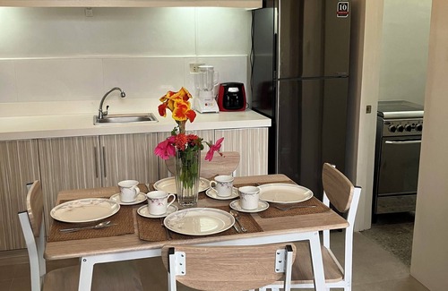 Valencia Maison | Peaceful Valencia Dream Home