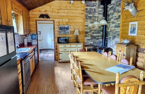 Westcreek Cabine | Mountain Paradise ** Animaux considérés avec l'approbation préalable ** Pêche sur place