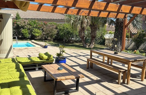 Canet-en-Roussillon Maison | Peaceful villa, swimming pool, BBQ & pétanque court