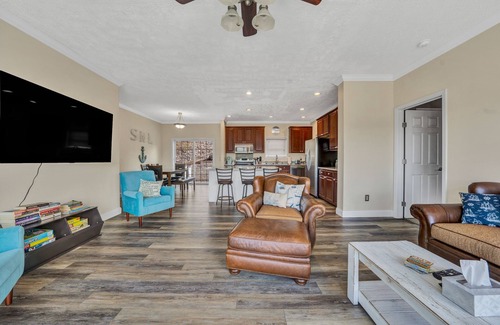 Wirtz Maison | Peaceful waterfront house with a view
