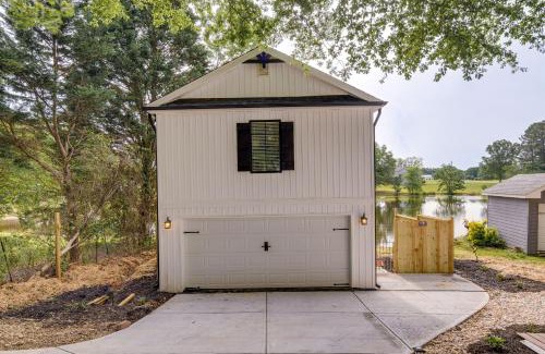 Simpsonville Appartement | Peaceful Waterfront Studio 16 Mi to Greenville!