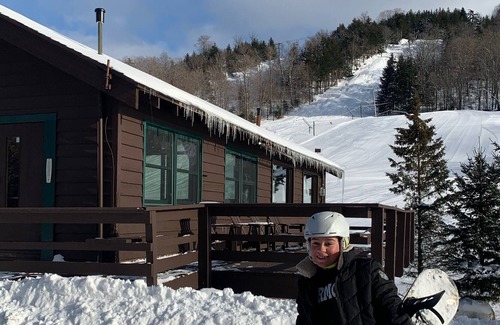 Woodgate Maison | Peaceful wooded cabin - 5 minutes from Adirondack state park