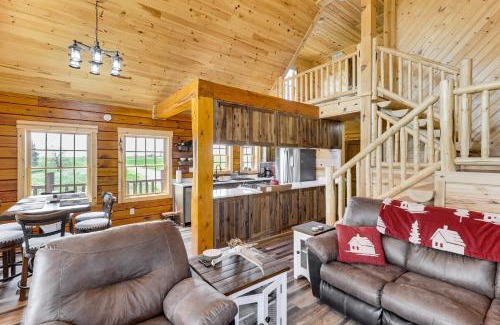 Sundance Maison | Peaceful Wyoming Cabin with Spacious Deck and Wet Bar!