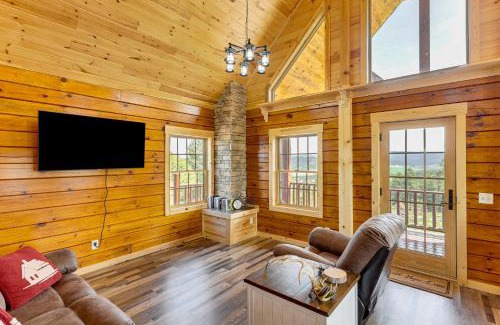 Sundance Maison | Peaceful Wyoming Cabin with Spacious Deck and Wet Bar!