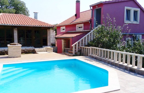Donji Dolac Maison | Endroit paisible à la campagne. A toute l'intimité dont vous avez besoin pendant vos vacances.