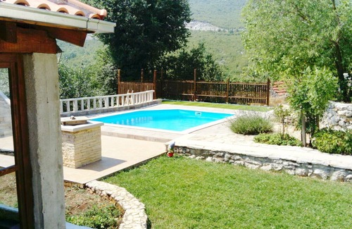 Donji Dolac Maison | Endroit paisible à la campagne. A toute l'intimité dont vous avez besoin pendant vos vacances.