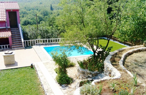 Donji Dolac Maison | Endroit paisible à la campagne. A toute l'intimité dont vous avez besoin pendant vos vacances.