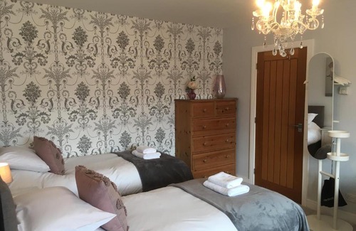 Peacehaven Maison | Peacehaven Palace