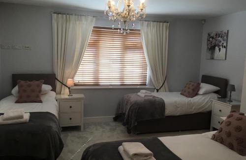 Peacehaven Maison | Peacehaven Palace