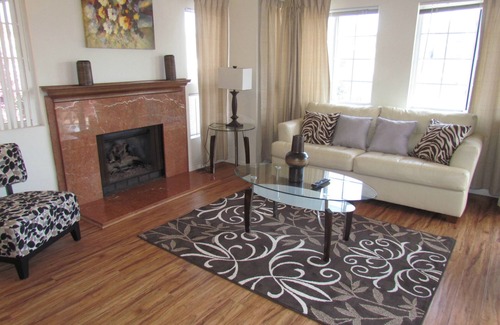 Balboa Peninsula Appartement | Peach Blossom Across From the Beach