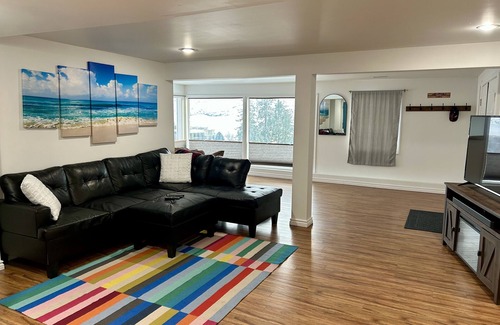 Central Okanagan Maison | Peachland Beach Retreat- minutes to everything. Bring your smile and curiosity!