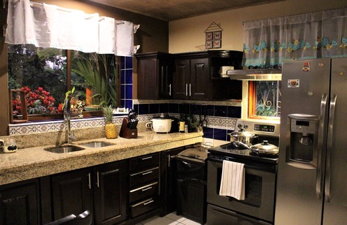 El Tanque Maison | Peacock Country Estate with 7 bedrooms, WiFi, fitness room in serene La Fortuna