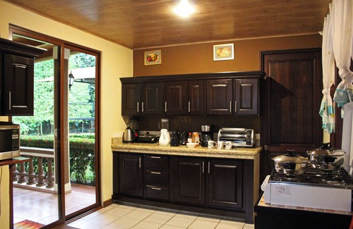 El Tanque Maison | Peacock Country Estate with 7 bedrooms, WiFi, fitness room in serene La Fortuna