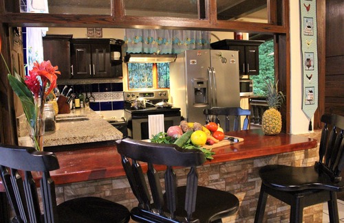 El Tanque Maison | Peacock Country Estate with 7 bedrooms, WiFi, fitness room in serene La Fortuna
