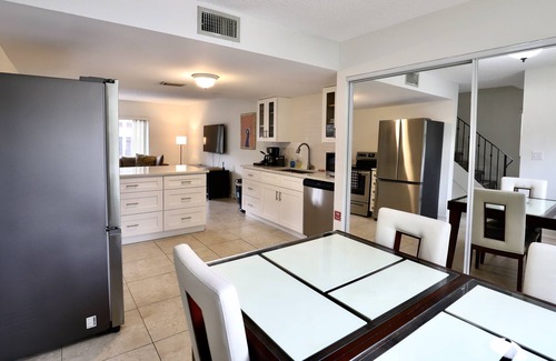 River Oaks Appartement | Peacock Garden-Close to Marina, Airport, Cruiseport