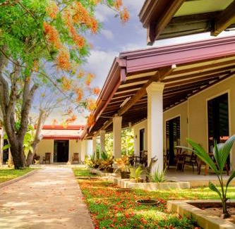 Arachchikattuwa Hôtel | Peacock village and Spa
