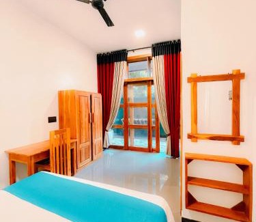 Pottuvil Division 2 Hôtel | Peak Bay Resort