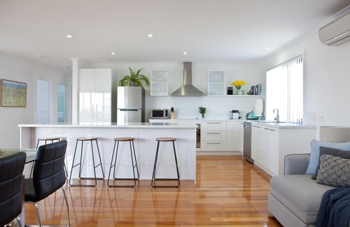 Hawley Beach Maison | Pearl Hawley Beach