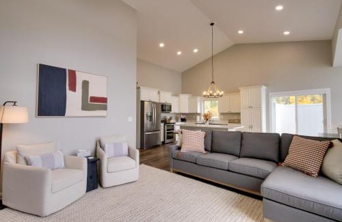 Detroit Lakes Maison | Pearl Lake Retreat with Dock and Stunning Views!