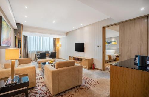 Haizhu Hôtel | Pearl River International Hotel - Canmetro line 11 YiJing Lu station