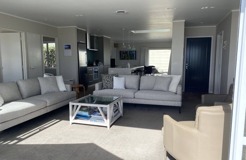 Pukehina Maison | Pukehina Paradise Pearsons