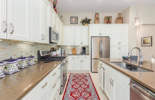 Palm Valley Maison | Pebble Creek with King Beds and Private Pool