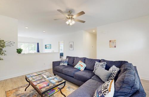 Southmont Maison | Pebble Point Cove