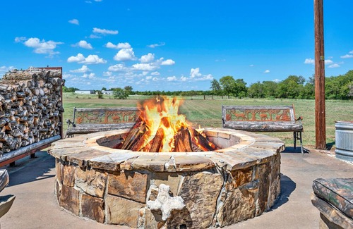 Woodway Maison | Pecan Grove Retreat-Waco/Baylor/The Silos/ Hot Tub