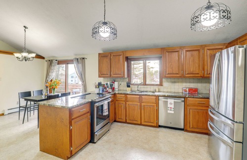 Salem Maison | Peek-a-Boo Lake Views & Yard: Windham Home