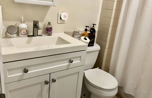 Peekskill Maison | Peekskill Apt 100%Walkable NYC 50mins Car & Train West Point 15mins RT6&9 2mins