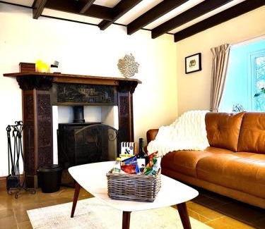 Feetham Maison | Peep-O-Day-The Stylish Dale View