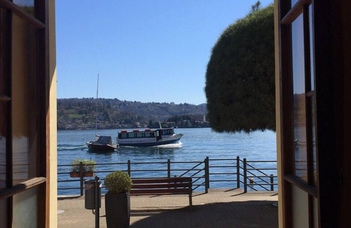 Pella Appartement | Pella: MAISON SUR LE LAC D'ORTA. Lac, nature, relax et panorama magnifique