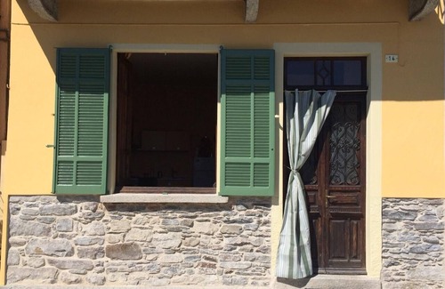 Pella Appartement | Pella: MAISON SUR LE LAC D'ORTA. Lac, nature, relax et panorama magnifique
