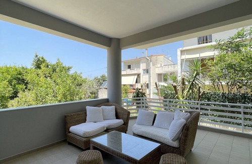 Egira Appartement | PeMel Grand apartment , 50m from the beach