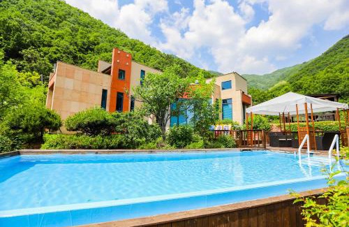 Chungju Maison | Penatess Pool Villa