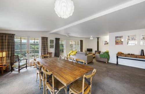 Martinborough Maison | Pendreigh Cottage - Martinborough Holiday Home
