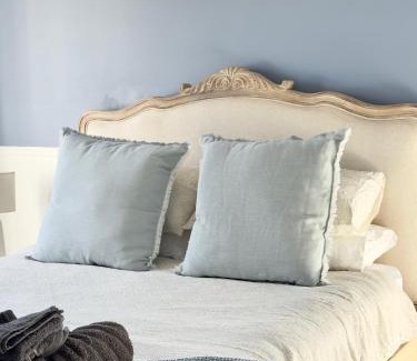 Cooee Maison | Penguin Paradise Beach House