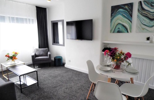 Linthouse Maison | Penilee Upper Apartment