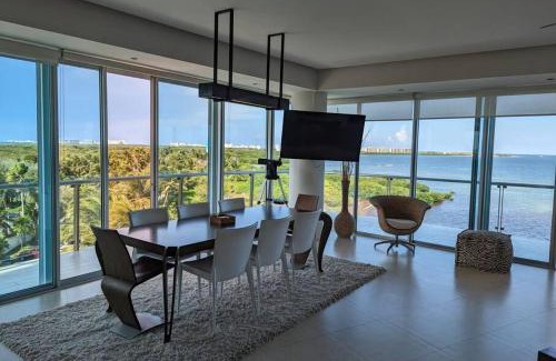 Cancun Appartement | Peninsula Luxury Apartments with ocean front and espectacular views - no pets