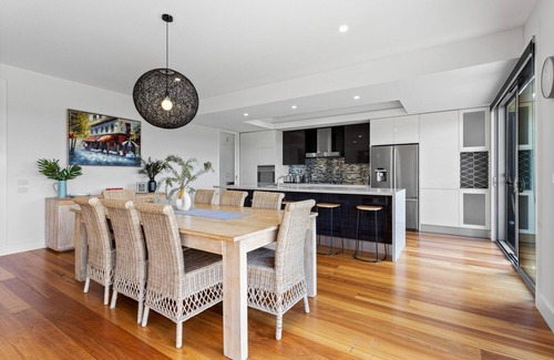 Fingal Maison | Peninsula View House by Ready Set Stay