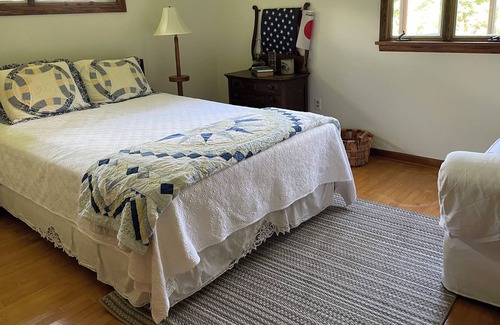 Mattawana Maison | Penn State Football or Mountain Escape . Enjoy the fire pit or sit on the deck.