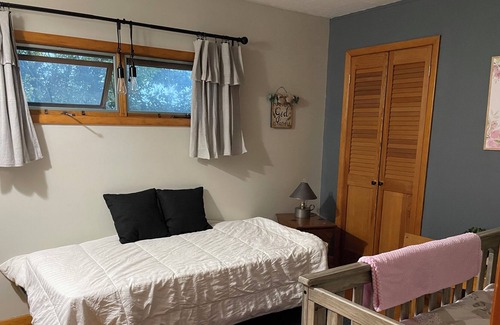 Mattawana Maison | Penn State Football or Mountain Escape . Enjoy the fire pit or sit on the deck.