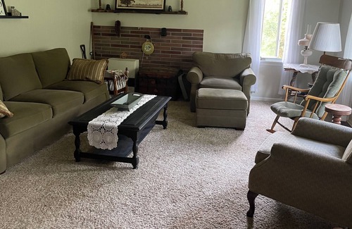 Mattawana Maison | Penn State Football or Mountain Escape . Enjoy the fire pit or sit on the deck.