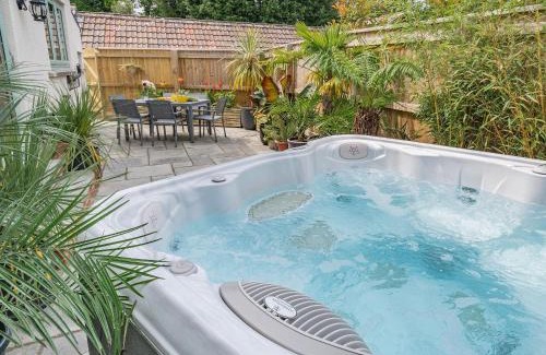 Banwell Maison | Pennyard House