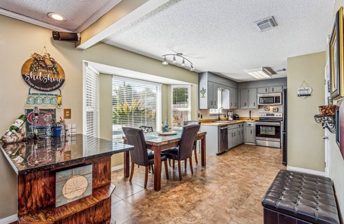 Northeast Pensacola Maison | Pensacola Tiki Paradise