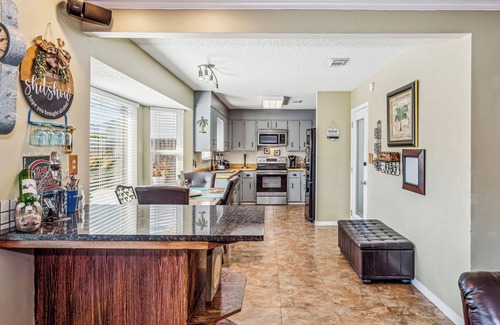 Northeast Pensacola Maison | Pensacola Tiki Paradise