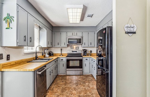 Northeast Pensacola Maison | Pensacola Tiki Paradise