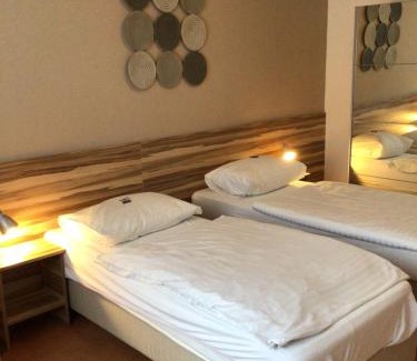 Voesendorf Lit Et Petit-Déjeuner | Pension Claudia