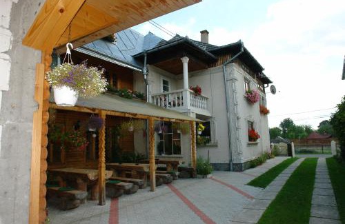 Vatra Moldovitei Maison | Pension Crizantema